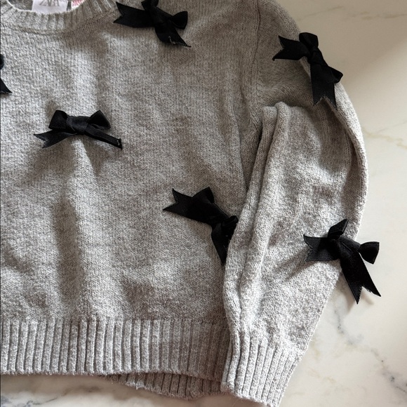 Zara Gray Sweater with Black Bow Details 4T - Picture 4 of 4